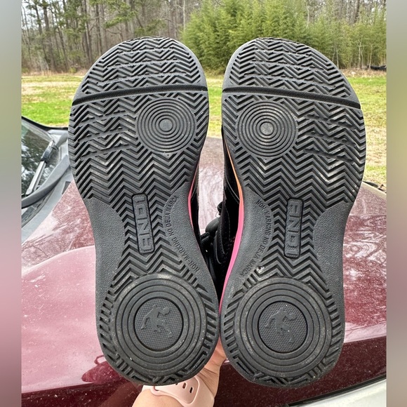 Black And1 shoes with pink and orange. Size 8 - Picture 8 of 9